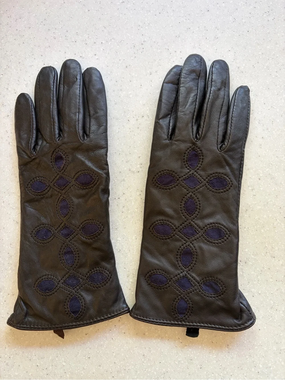 Vintage Y2K Women’s Brown Black Blue Leather Embroidered Gloves. Size S/M
